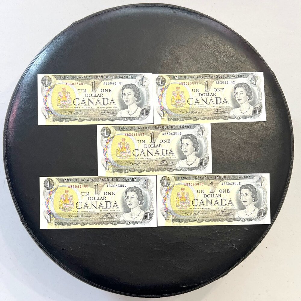 Great Set of Sequential Serial Number Uncirculated Canada 5 x 1973 $1 bills!